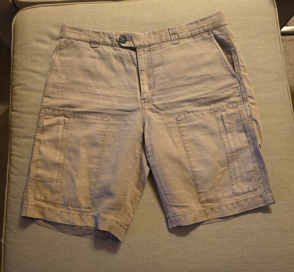 Brunello Cucinelli Men's Cargo Shorts in Khaki